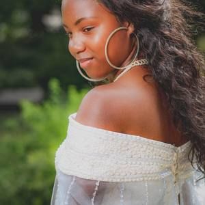 Meet your Posher, Uryelle